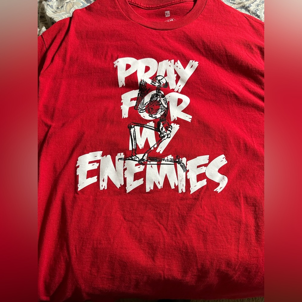 Pray for my enemies Snelos shirt